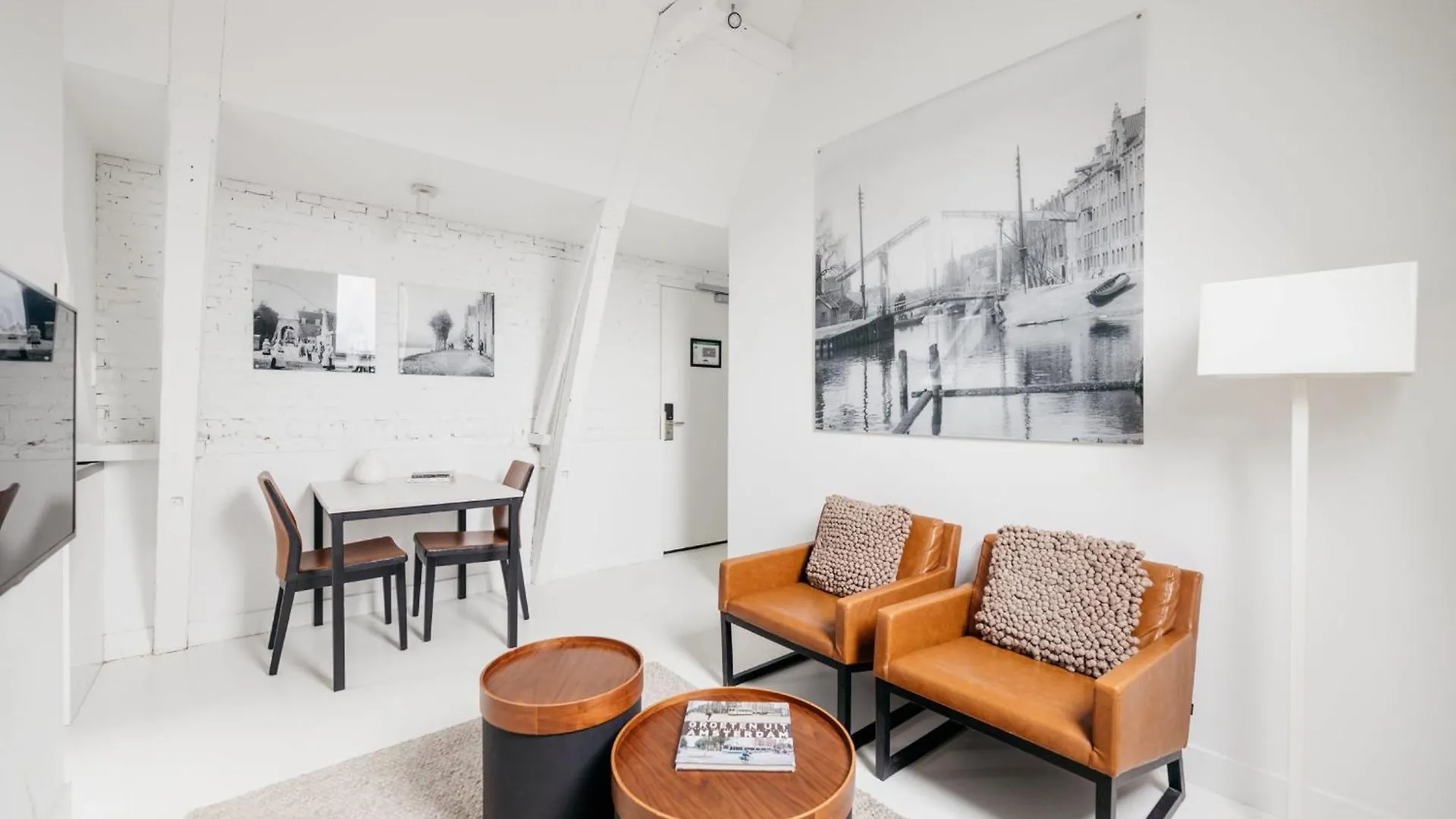 YAYS Amsterdam Salthouse Canal Aparthotel