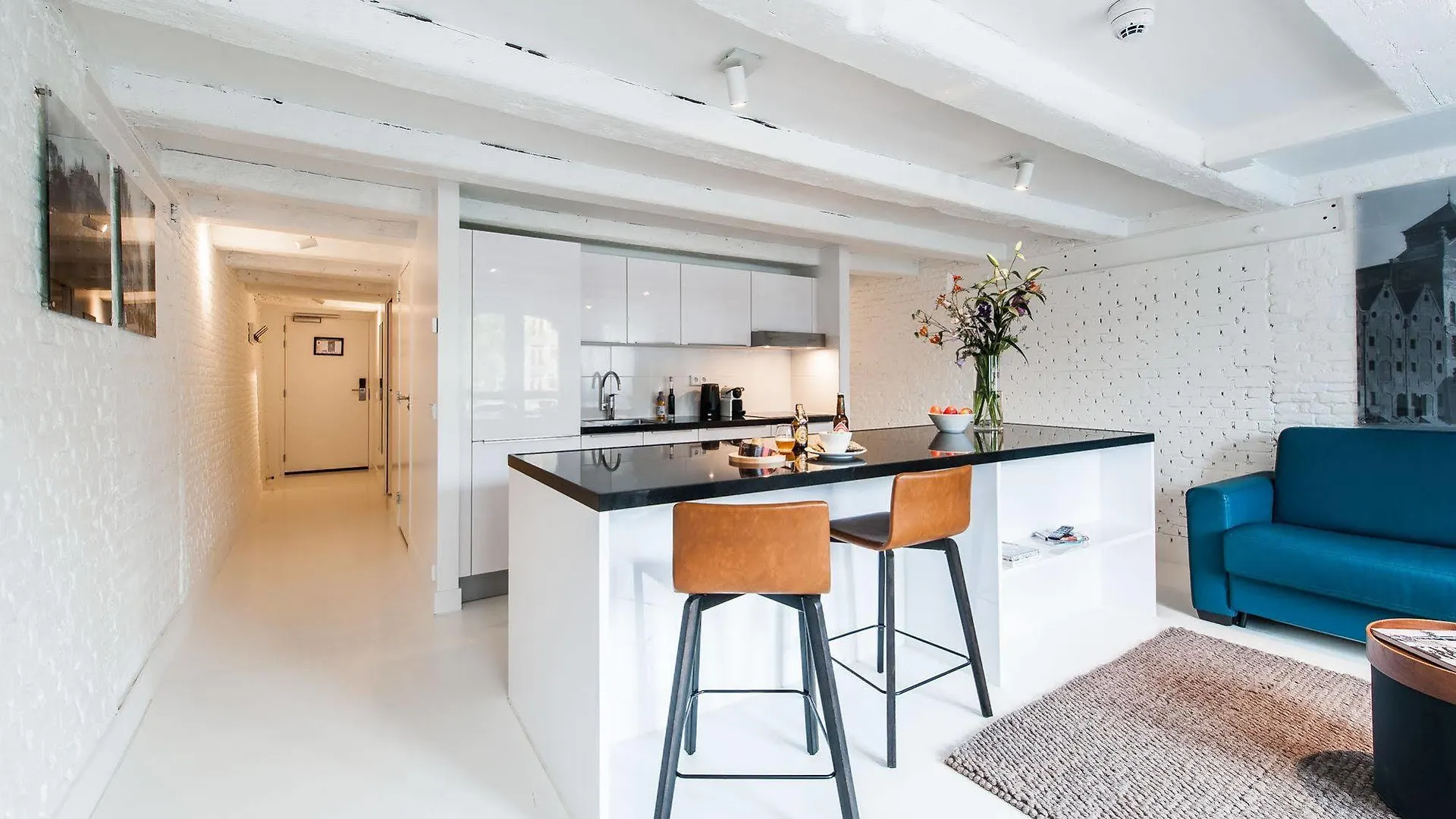YAYS Amsterdam Salthouse Canal Aparthotel